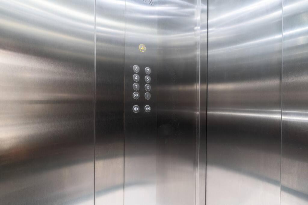 P201 Zocalo 2bdrm2b Ac Rooftop Business C