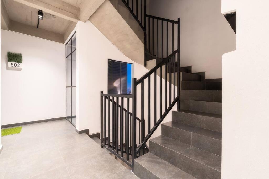 P201 Zocalo 2bdrm2b Ac Rooftop Business C *